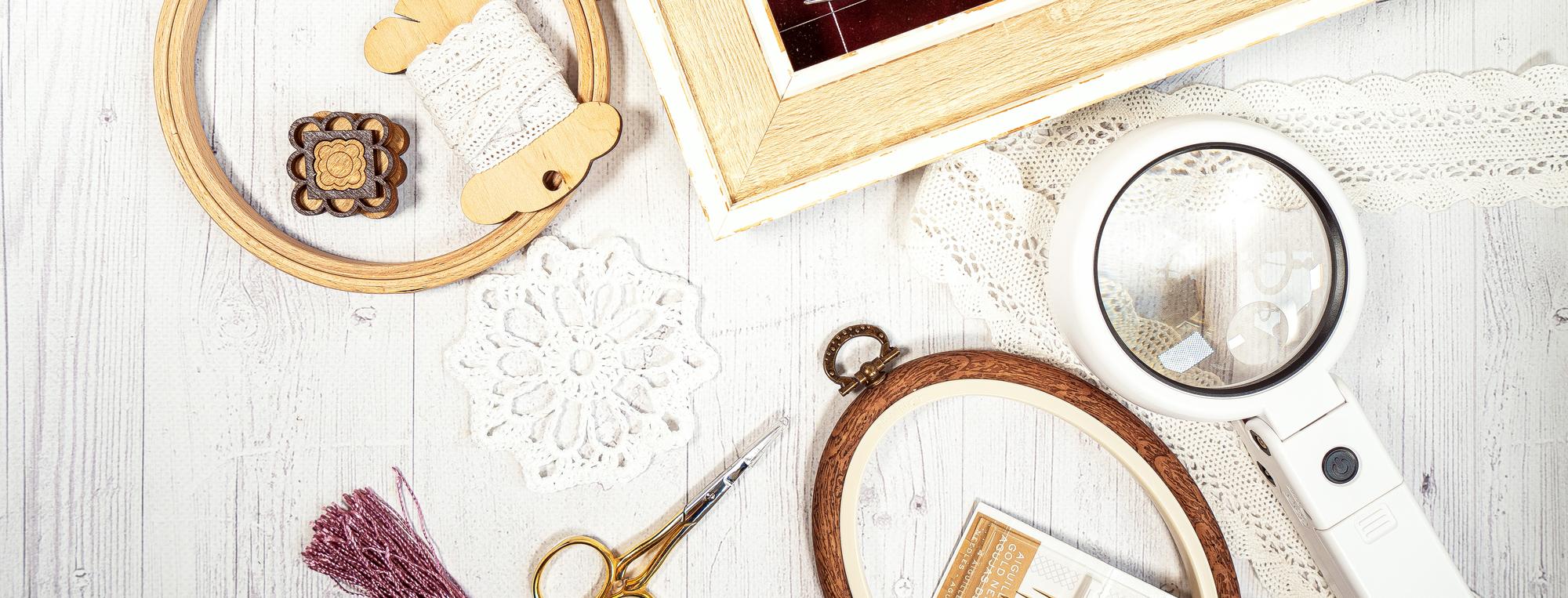 Studio con attrezzatura per ricamo